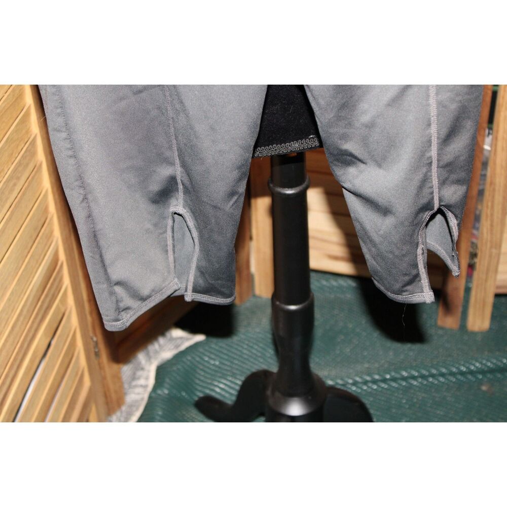RUSSELL EXERCISE CAPRI PANTS LARGE - Picture 3 of 4